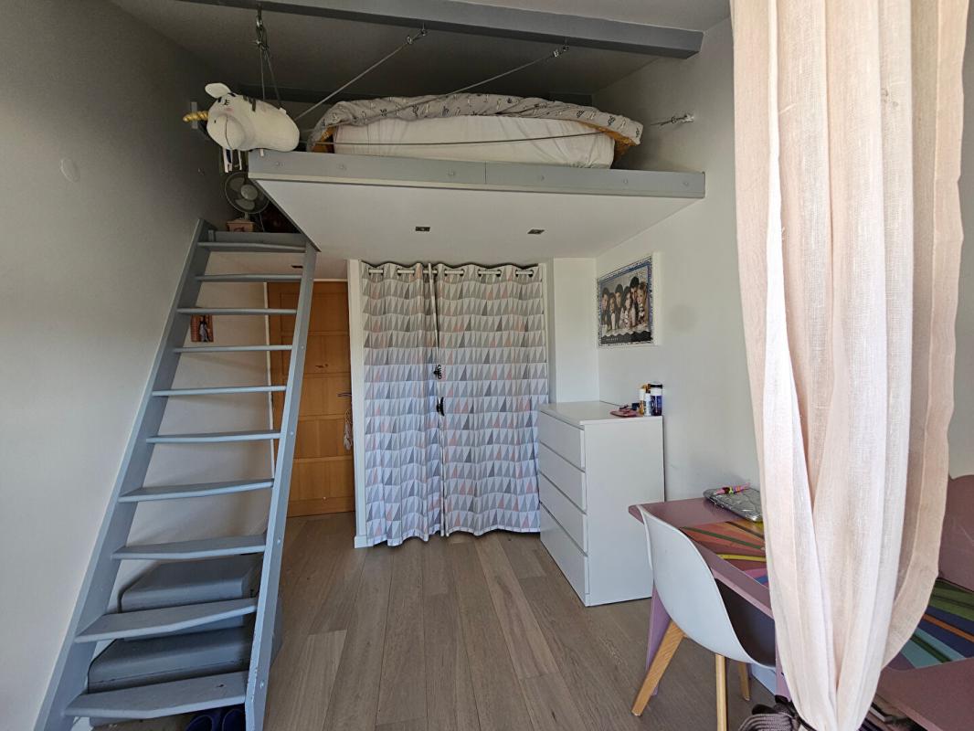 TAVERNY Dans quartier pavillonnaire proche commerces, écoles, GARE MONTIGNY BEAUCHAMP LIGNE H/RER C 17