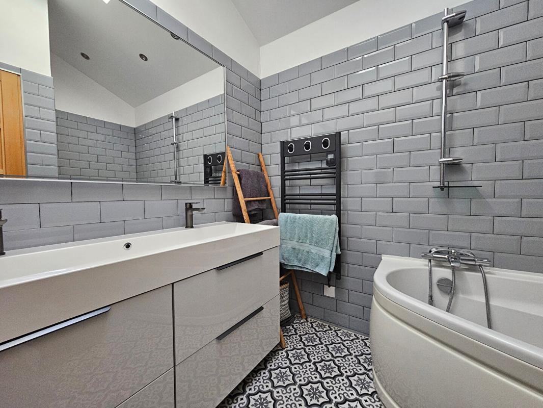 TAVERNY Dans quartier pavillonnaire proche commerces, écoles, GARE MONTIGNY BEAUCHAMP LIGNE H/RER C 5