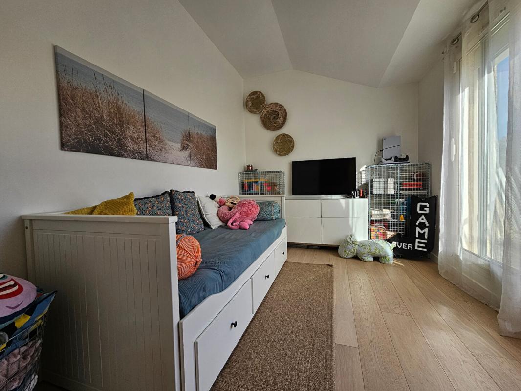 TAVERNY Dans quartier pavillonnaire proche commerces, écoles, GARE MONTIGNY BEAUCHAMP LIGNE H/RER C 9