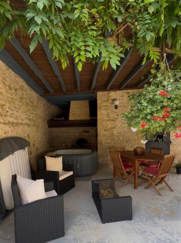 GABILLOU Maison de village en pierre - Charme et Authenticité 14