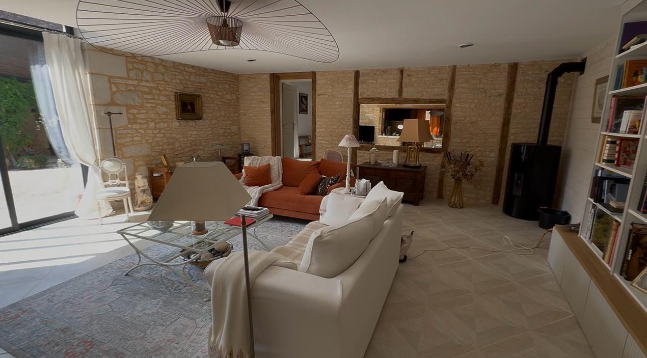 GABILLOU Maison de village en pierre - Charme et Authenticité 2