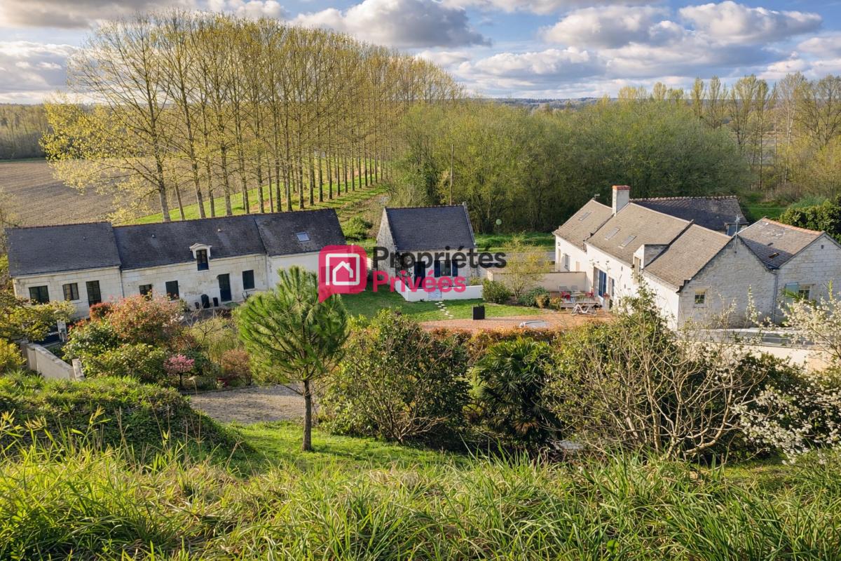 AZAY-LE-RIDEAU Propriété avec Gîtes - Proche Azay le Rideau -12 pièce(s) 274 m2 1