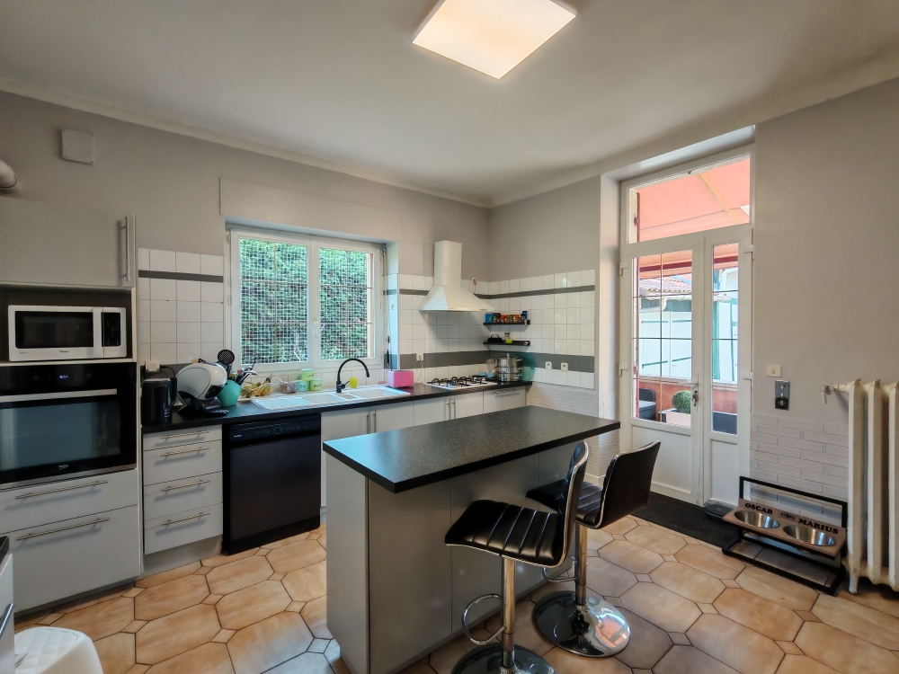 RION-DES-LANDES Maison Rion Des Landes 5 pièce(s) 207 m2 3