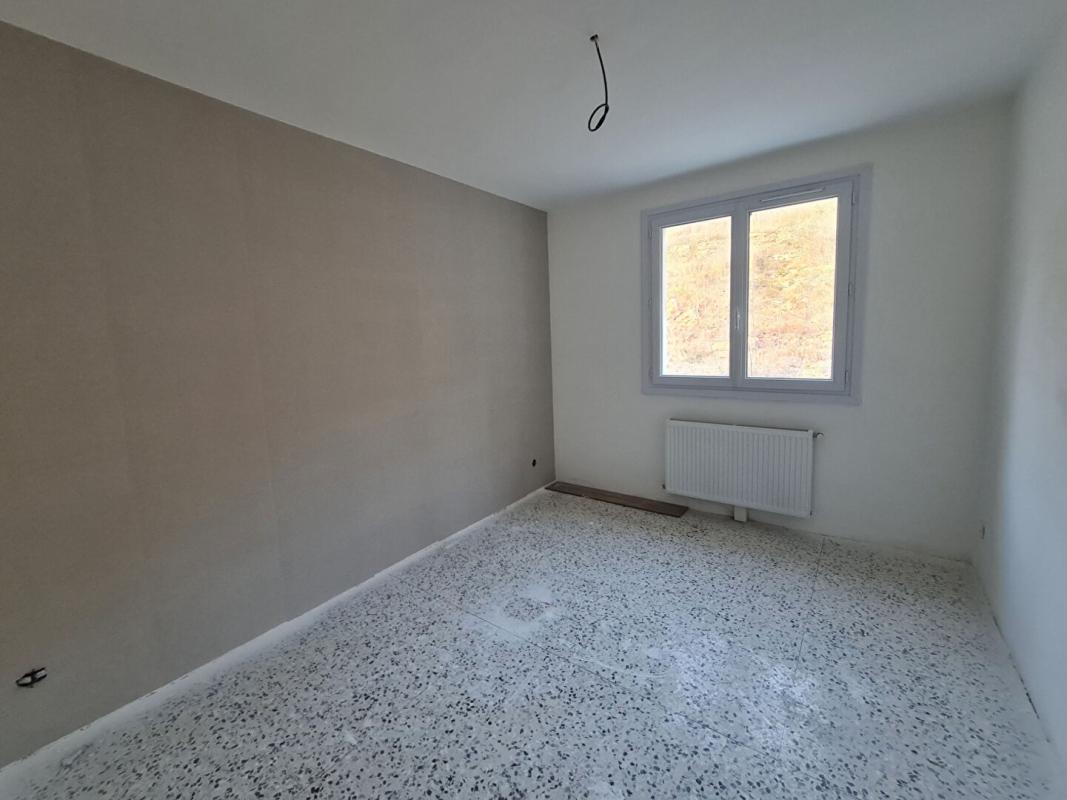 ALES Maison entièrement rénovée avec Vue dégagée et grand terrain 10