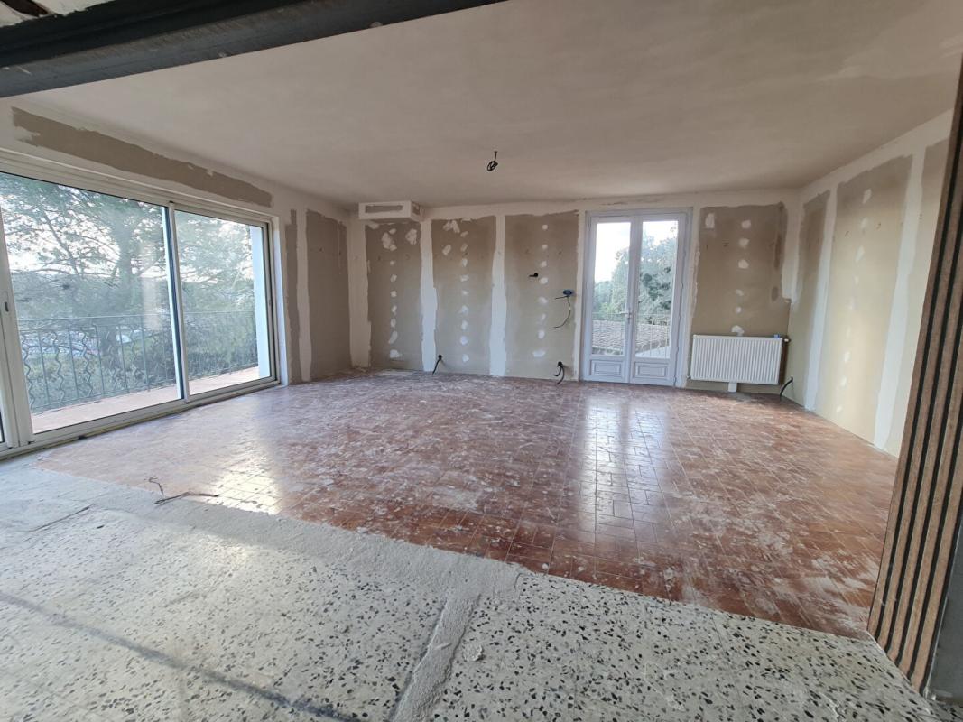 ALES Maison entièrement rénovée avec Vue dégagée et grand terrain 6