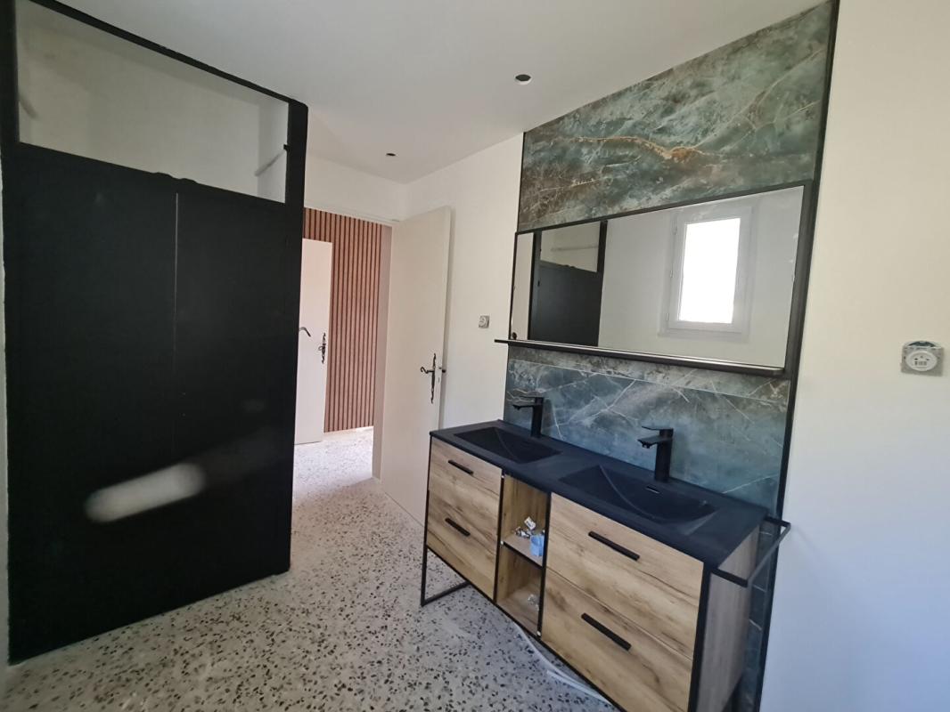 ALES Maison entièrement rénovée avec Vue dégagée et grand terrain 8