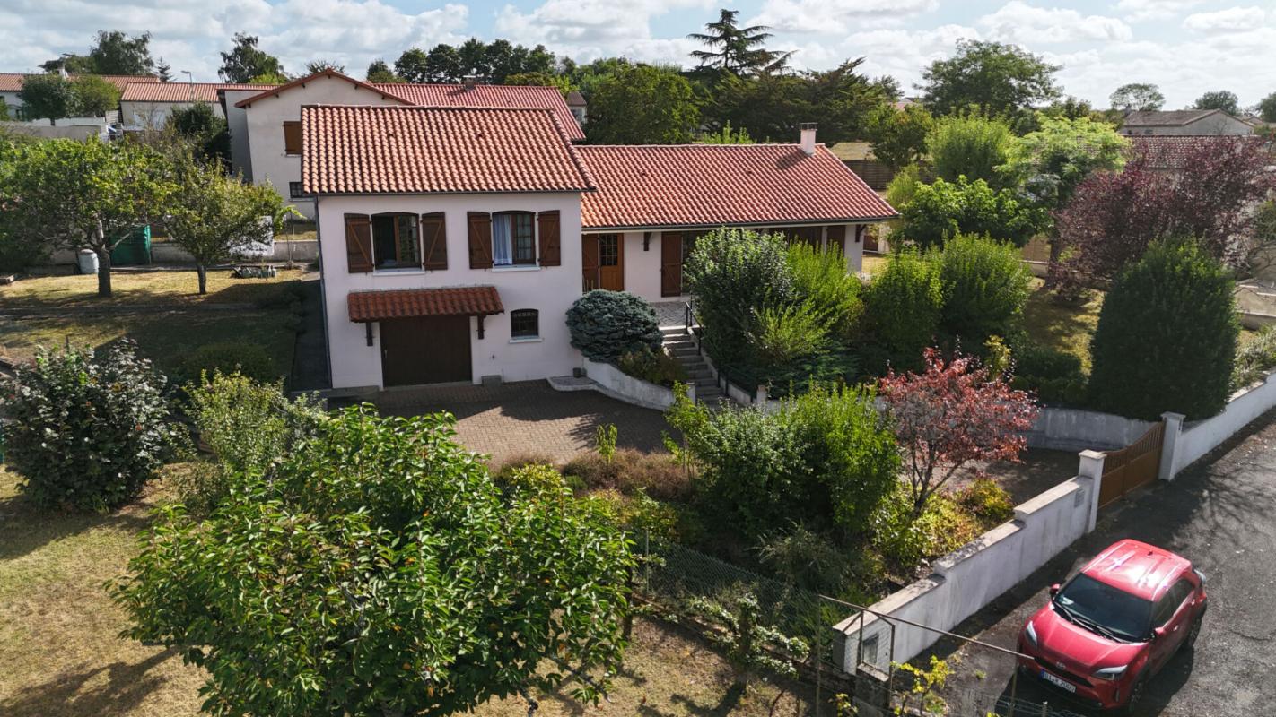 NANTEUIL Maison Nanteuil 5 pièce(s) 128 m2 1