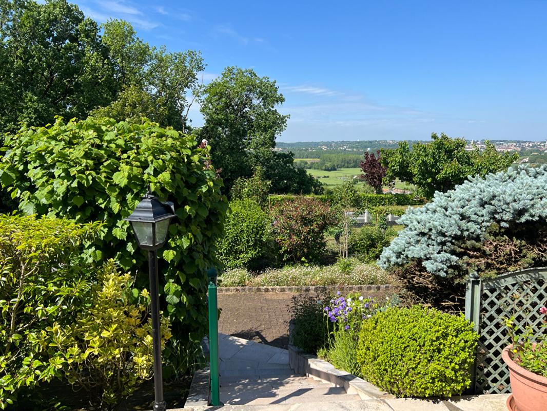 NANTEUIL Maison Nanteuil 5 pièce(s) 128 m2 3