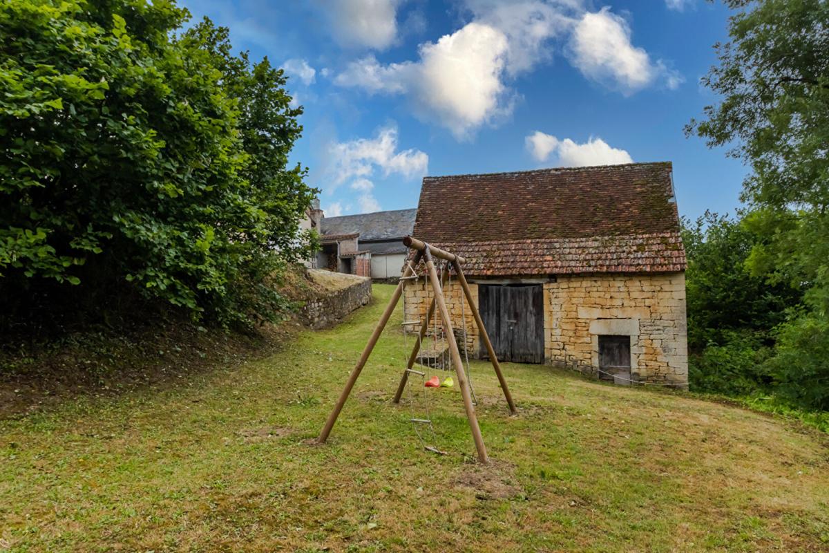 NAILHAC Maison familiale 6 pièces sur terrain de 1441 m² avec piscine 7