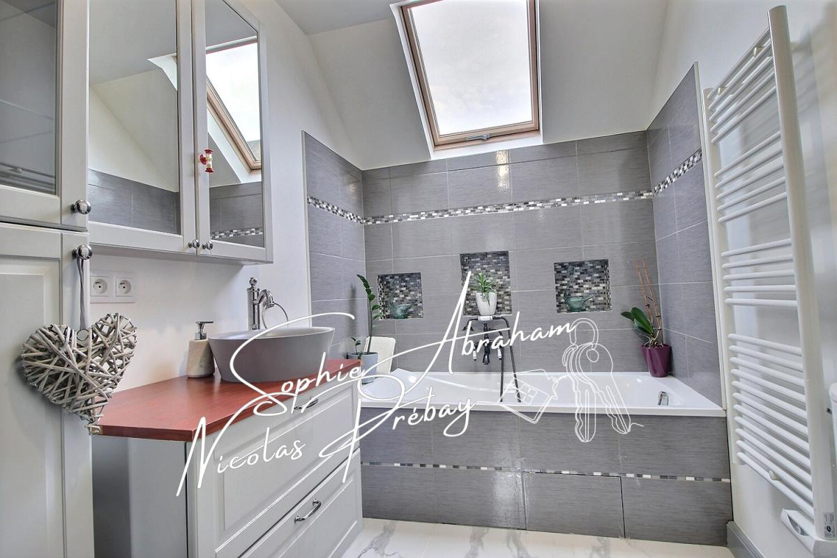 ANGERVILLE Ensemble de 2 habitations de type F3 avec terrasse et cour. Sans travaux ! 15