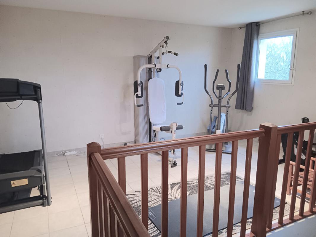 CAHORS Crayssac 46150 Maison de plain-pied 215 m² terrain et piscine 13