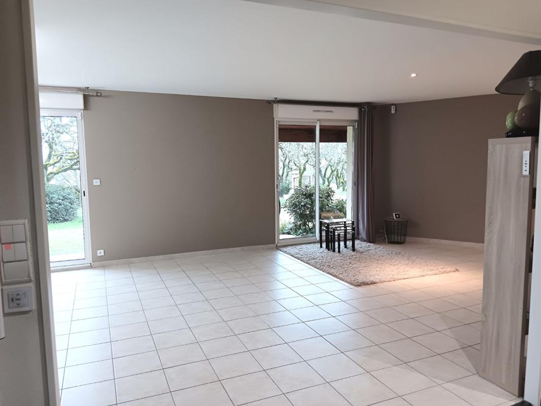 CAHORS Crayssac 46150 Maison de plain-pied 215 m² terrain et piscine 4