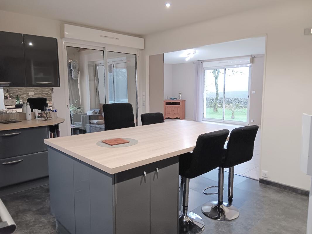 CAHORS Crayssac 46150 Maison de plain-pied 215 m² terrain et piscine 7