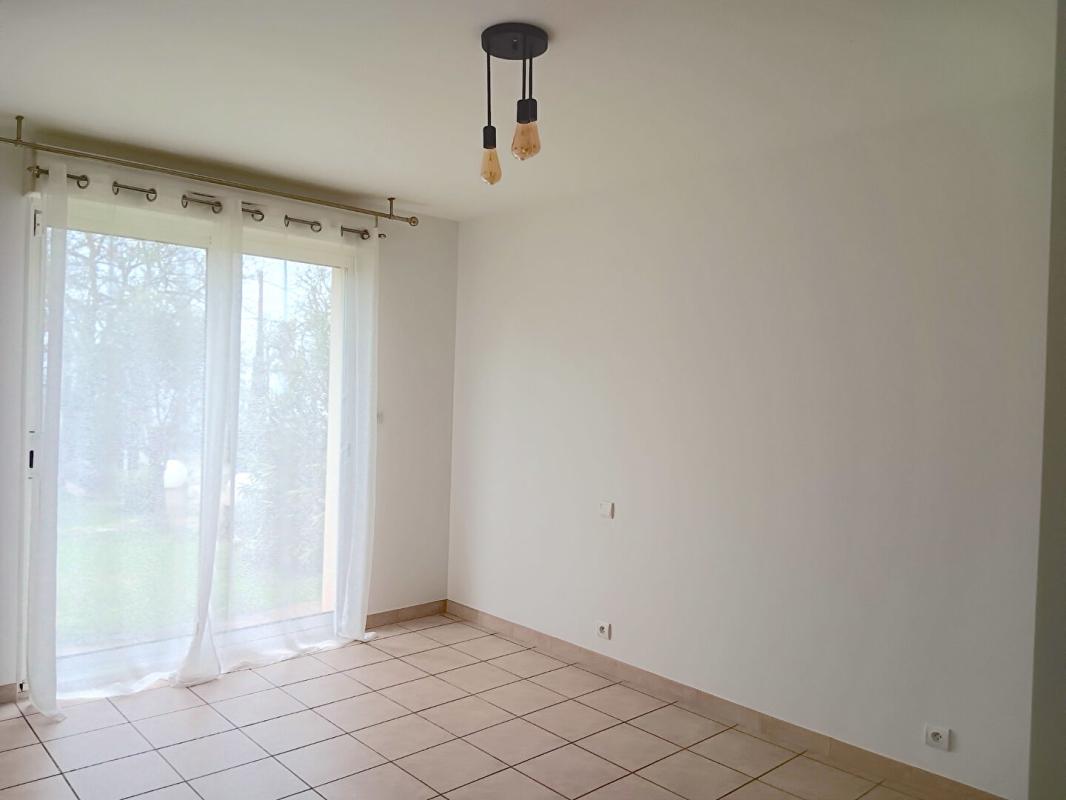 CAHORS Crayssac 46150 Maison de plain-pied 215 m² terrain et piscine 9