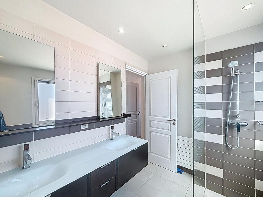 CANNES Appartement vue mer Cannes 3 pièces 9