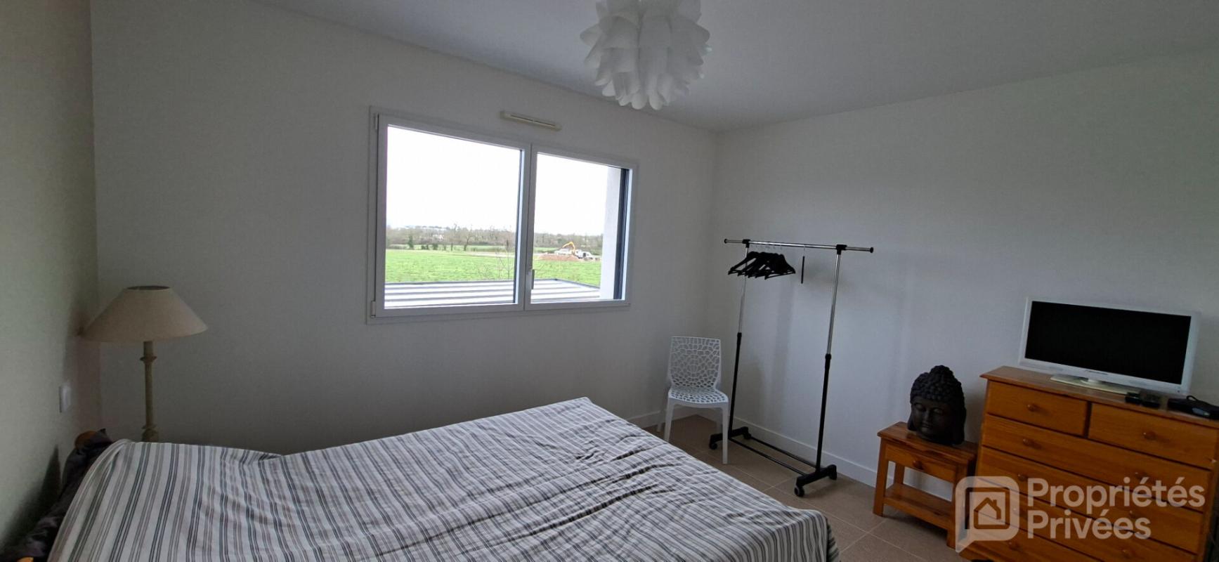 BOUSSAY Maison 155 M² . 5 P . 3 Chs . Bureau . 2 SDE 10