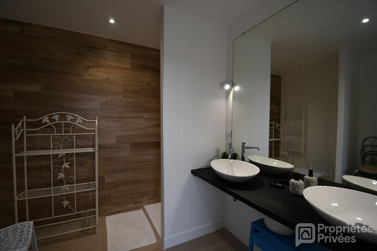 BOUSSAY Maison 155 M² . 5 P . 3 Chs . Bureau . 2 SDE 11