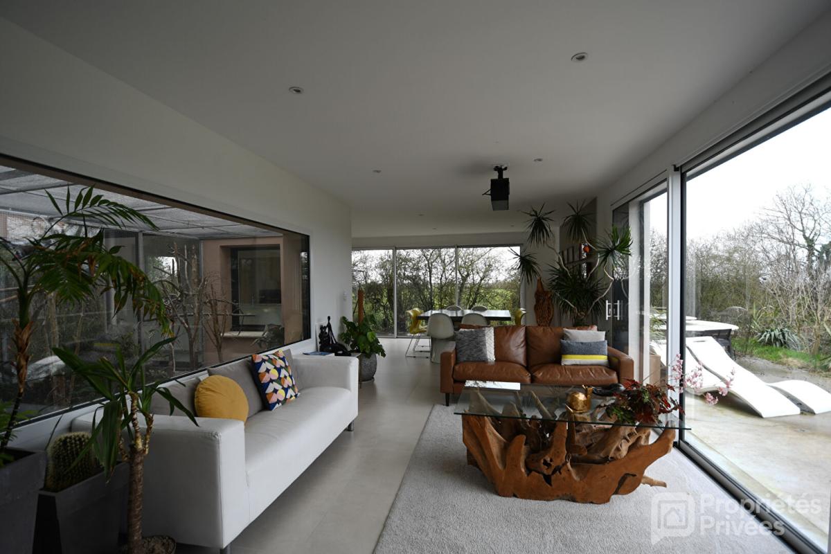 BOUSSAY Maison 155 M² . 5 P . 3 Chs . Bureau . 2 SDE 3