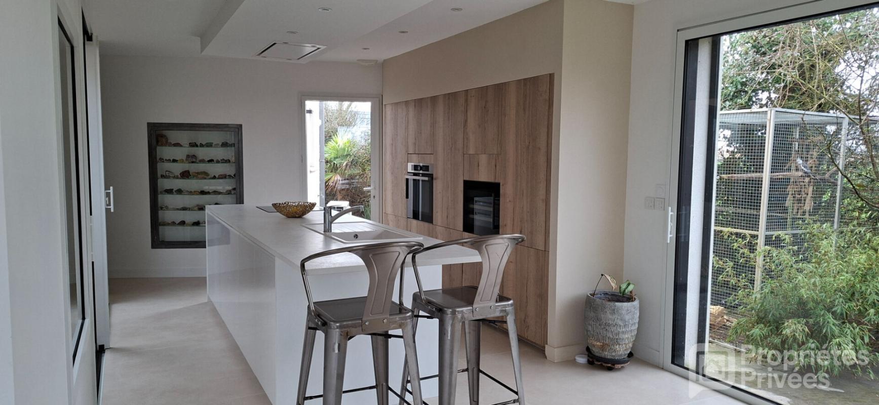 BOUSSAY Maison 155 M² . 5 P . 3 Chs . Bureau . 2 SDE 5