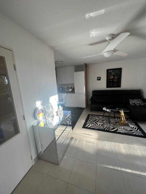 SETE Appartement Sete 2 pièce(s) 44.19 m2 et garage 8