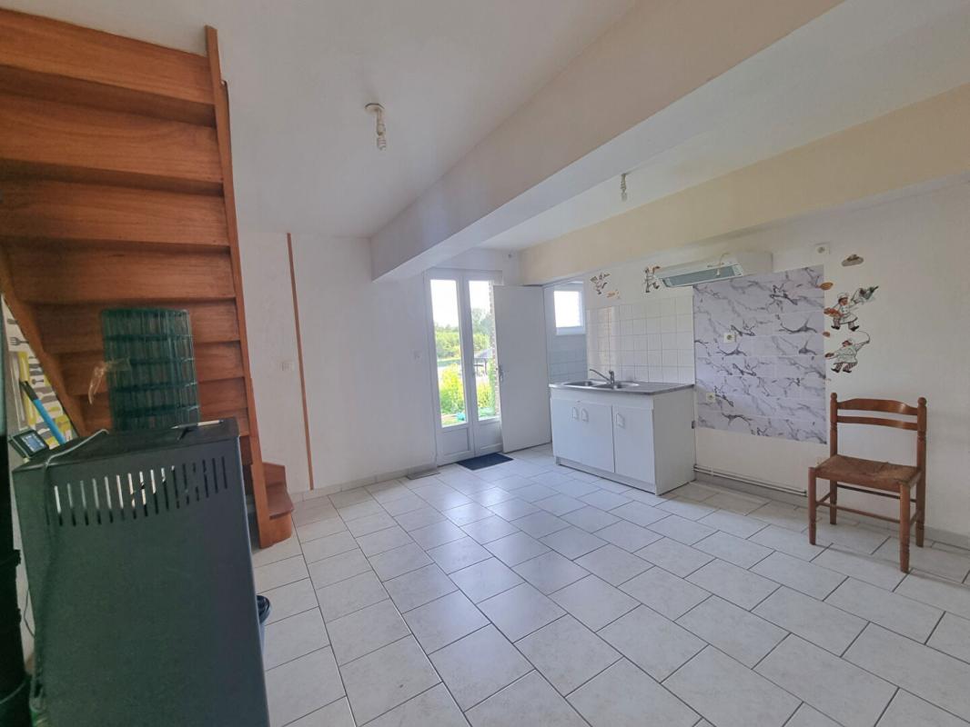 ETEIGNIERES Maison  14 pièce(s) 311 m2 3