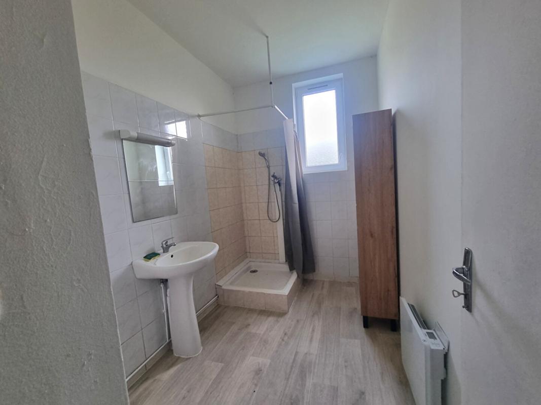 ETEIGNIERES Maison  14 pièce(s) 311 m2 7