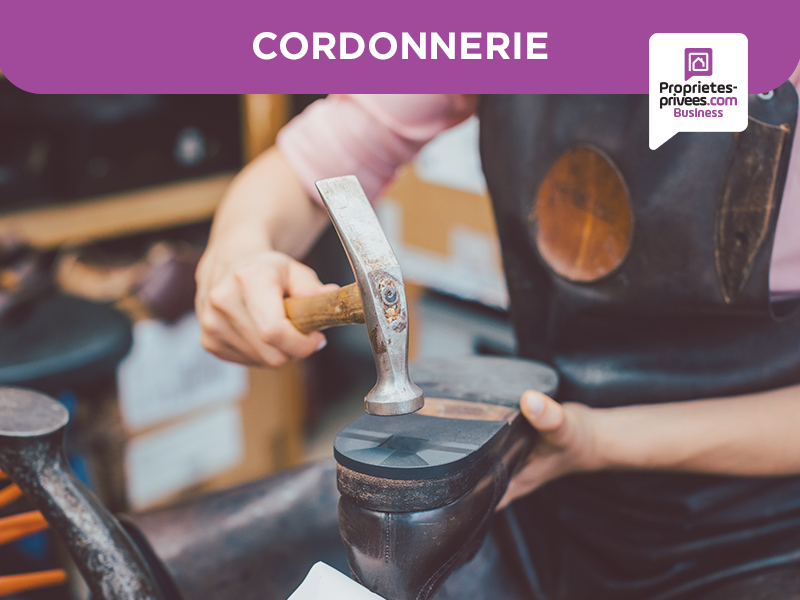 ABBEVILLE ABBEVILLE- Boutique comptoir 16 m², galerie Hypermarché 4