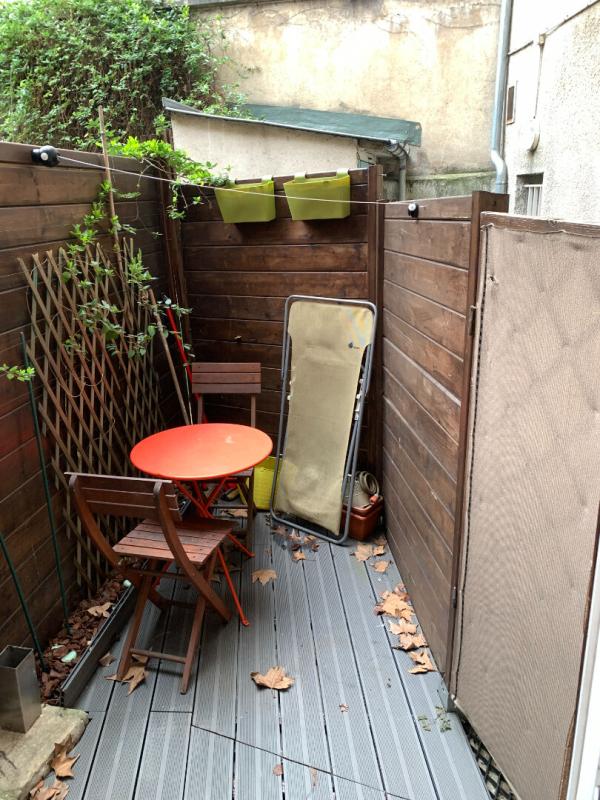 PARIS-15E-ARRONDISSEMENT Studio avec cuisine et salle de bain séparées, agrémenté d'une terrasse plein sud 1