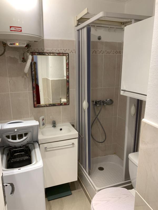 PARIS-15E-ARRONDISSEMENT Studio avec cuisine et salle de bain séparées, agrémenté d'une terrasse plein sud 8