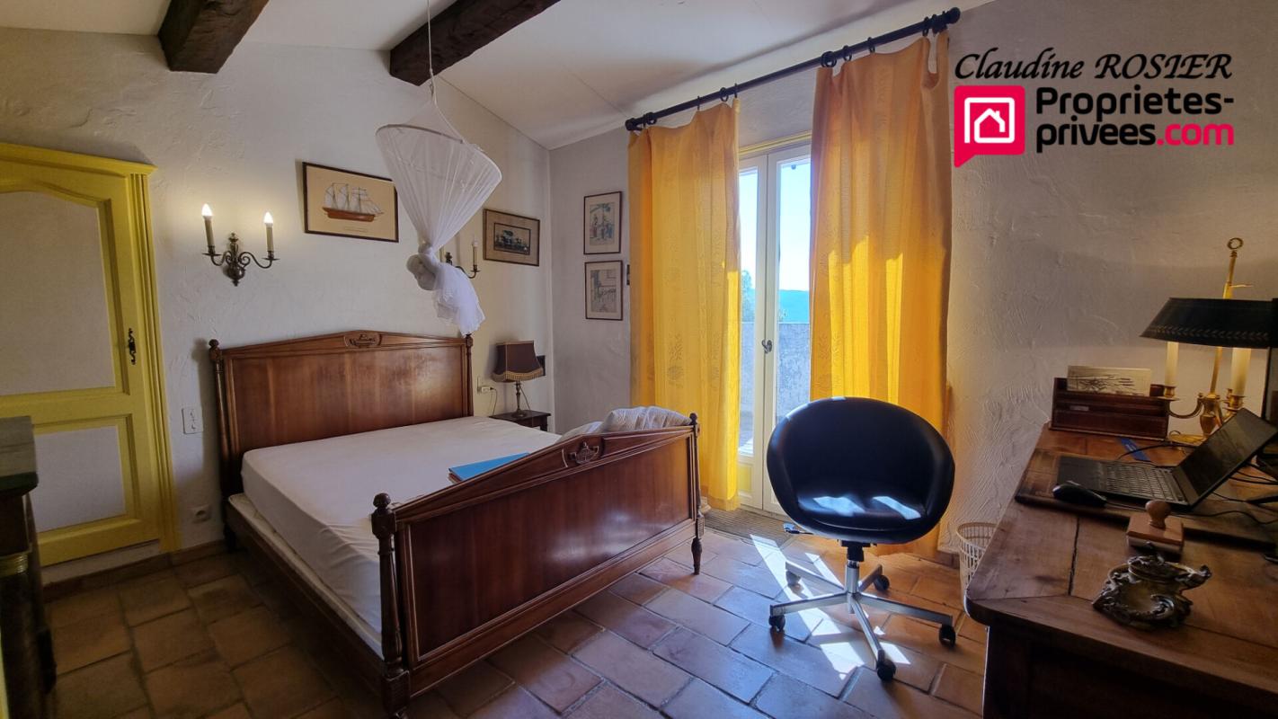 PIGNANS Pignans maison 10 pièce(s) 225 m2 + 233 m² annexe piscine 16