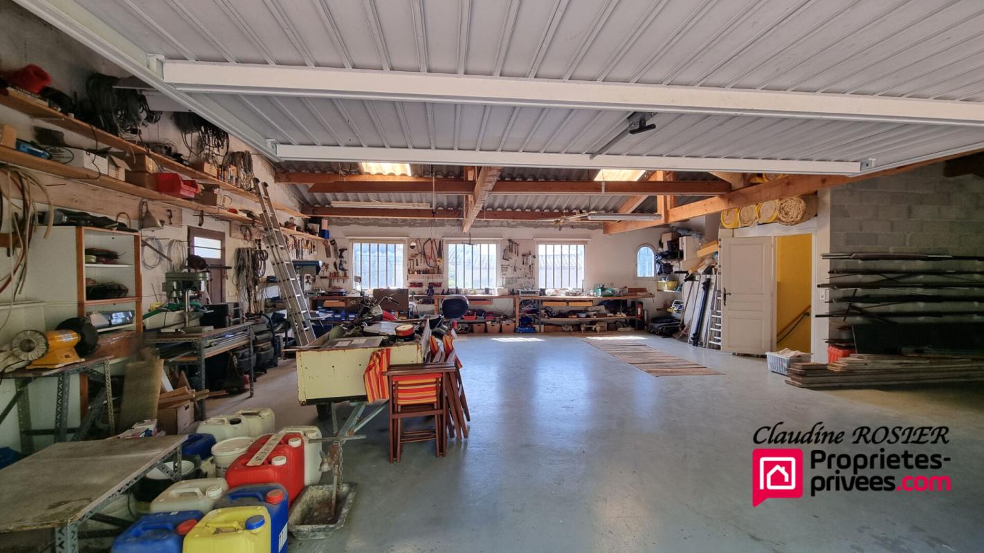 PIGNANS Pignans maison 10 pièce(s) 225 m2 + 233 m² annexe piscine 17