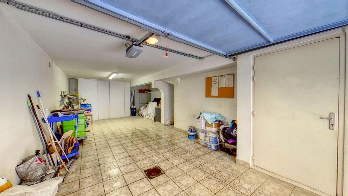 FREJUS Maison Frejus 4 pièce(s) 110 m2 + double GARAGE - salon / cuisine, 3 chambres, 2 WC, salle d'eau 11