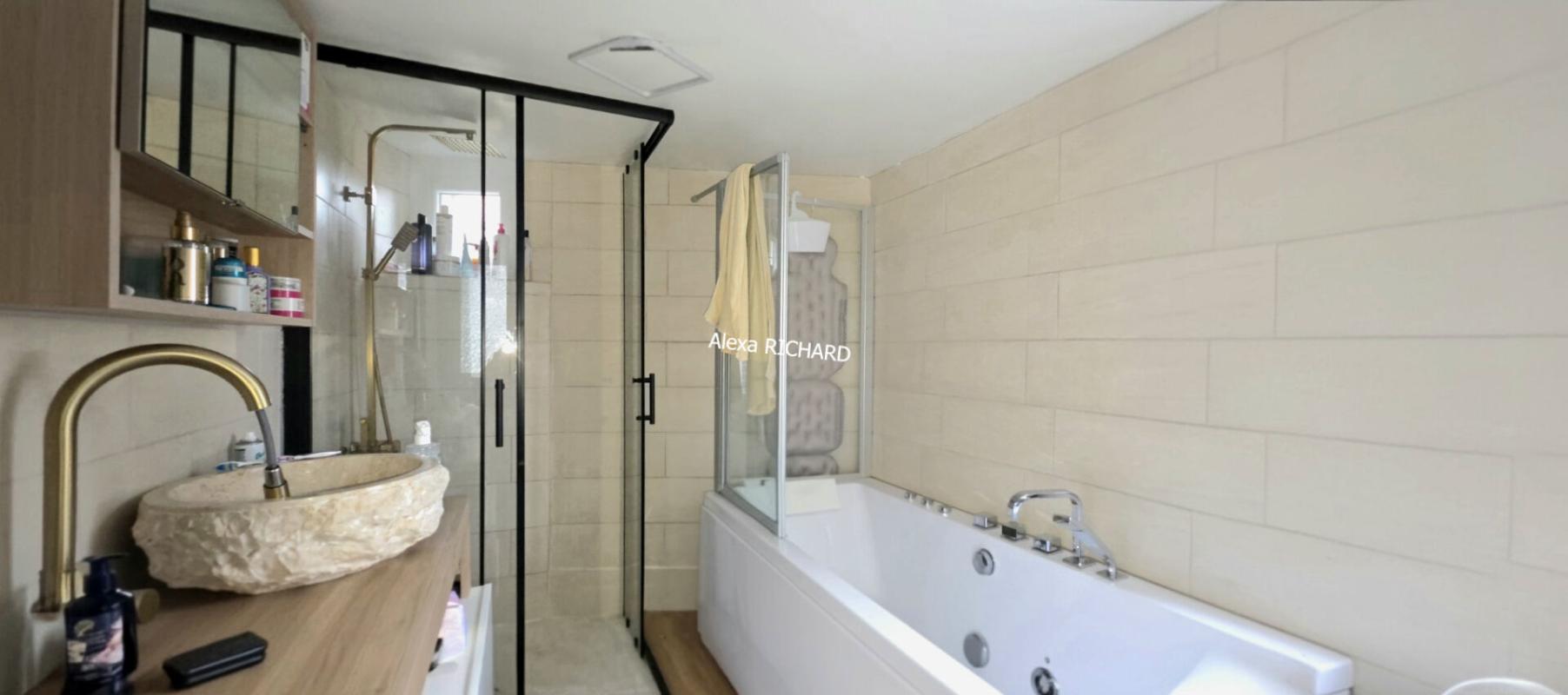 GROSSOEUVRE Maison 5 pièces de plain-pied 10