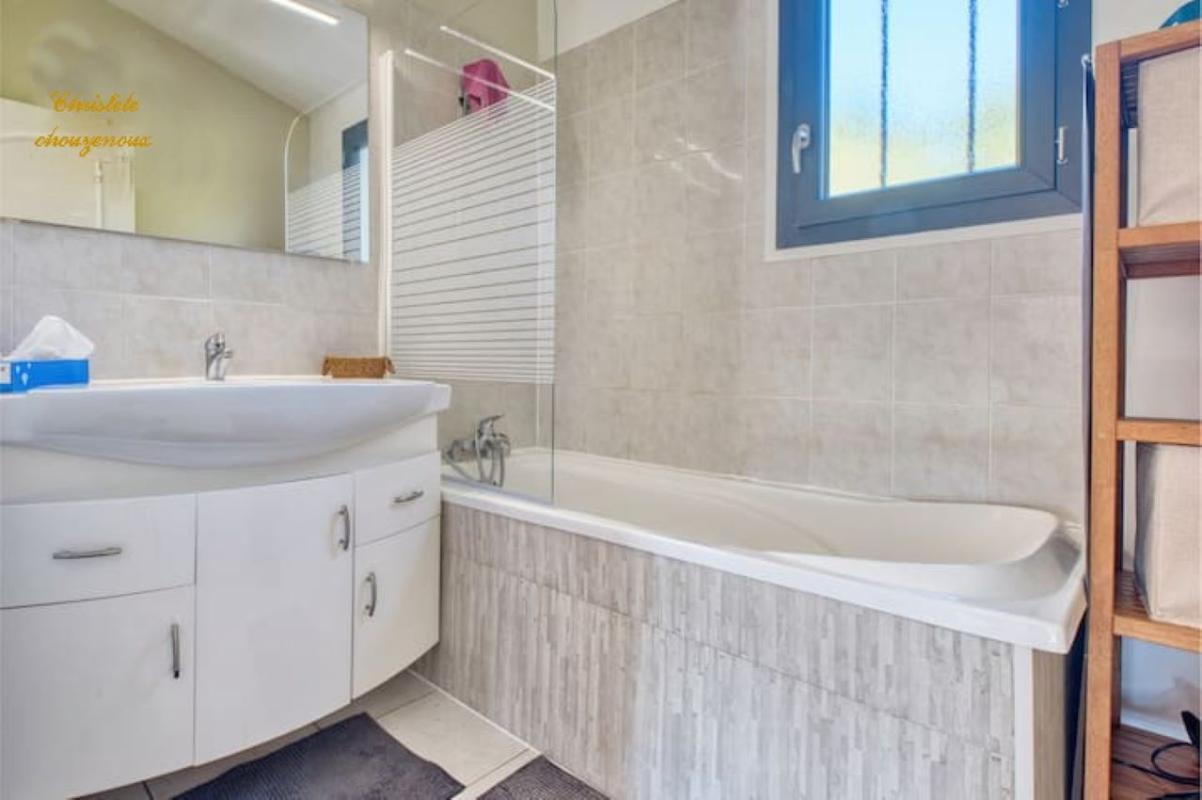 SAINT-AQUILIN 24110 Saint Aquilin : Maison , gîte, piscine sur 27086 m² 10