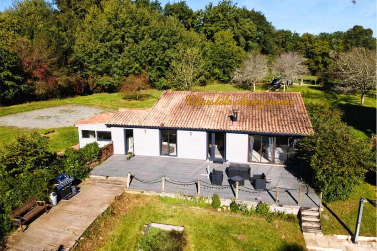 SAINT-AQUILIN 24110 Saint Aquilin : Maison , gîte, piscine sur 27086 m² 15