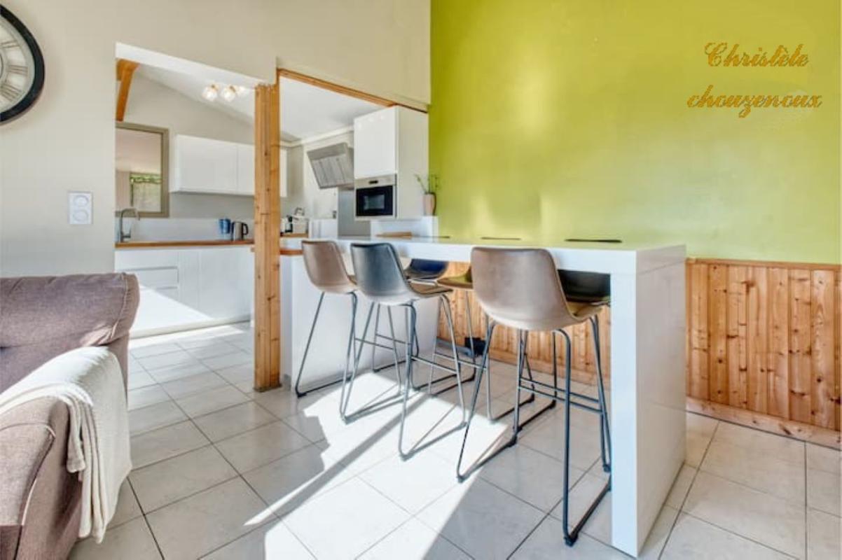 SAINT-AQUILIN 24110 Saint Aquilin : Maison , gîte, piscine sur 27086 m² 3