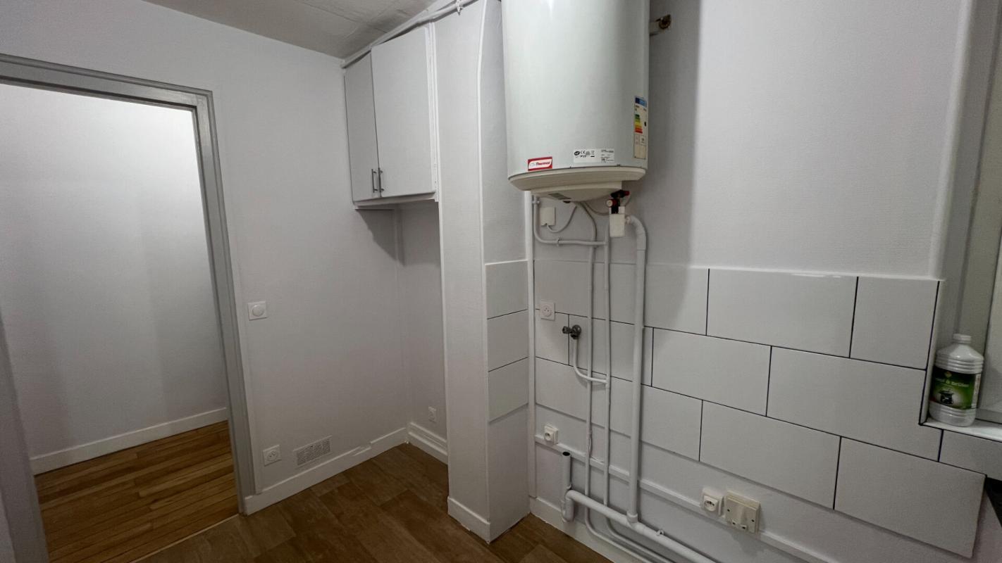 PARIS-15E-ARRONDISSEMENT 2 pièces Paris 15 proche Commerce et Felix Faure 10