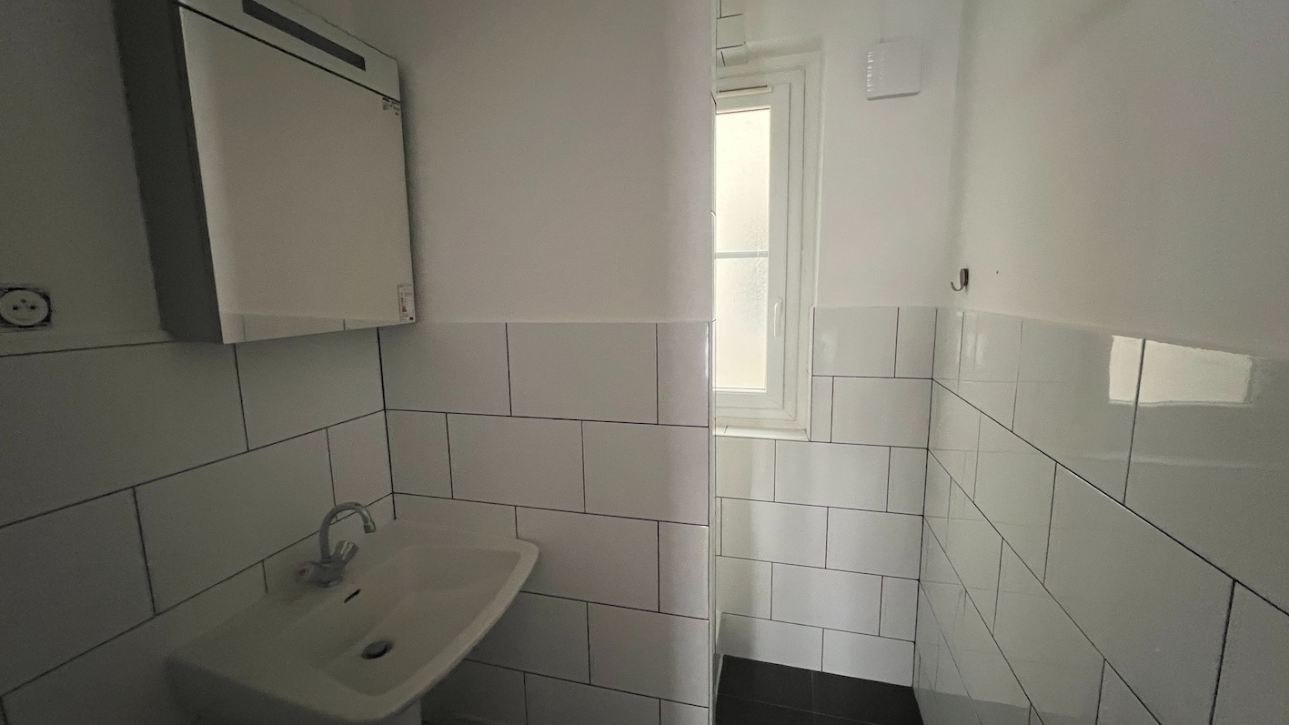 PARIS-15E-ARRONDISSEMENT 2 pièces Paris 15 proche Commerce et Felix Faure 7