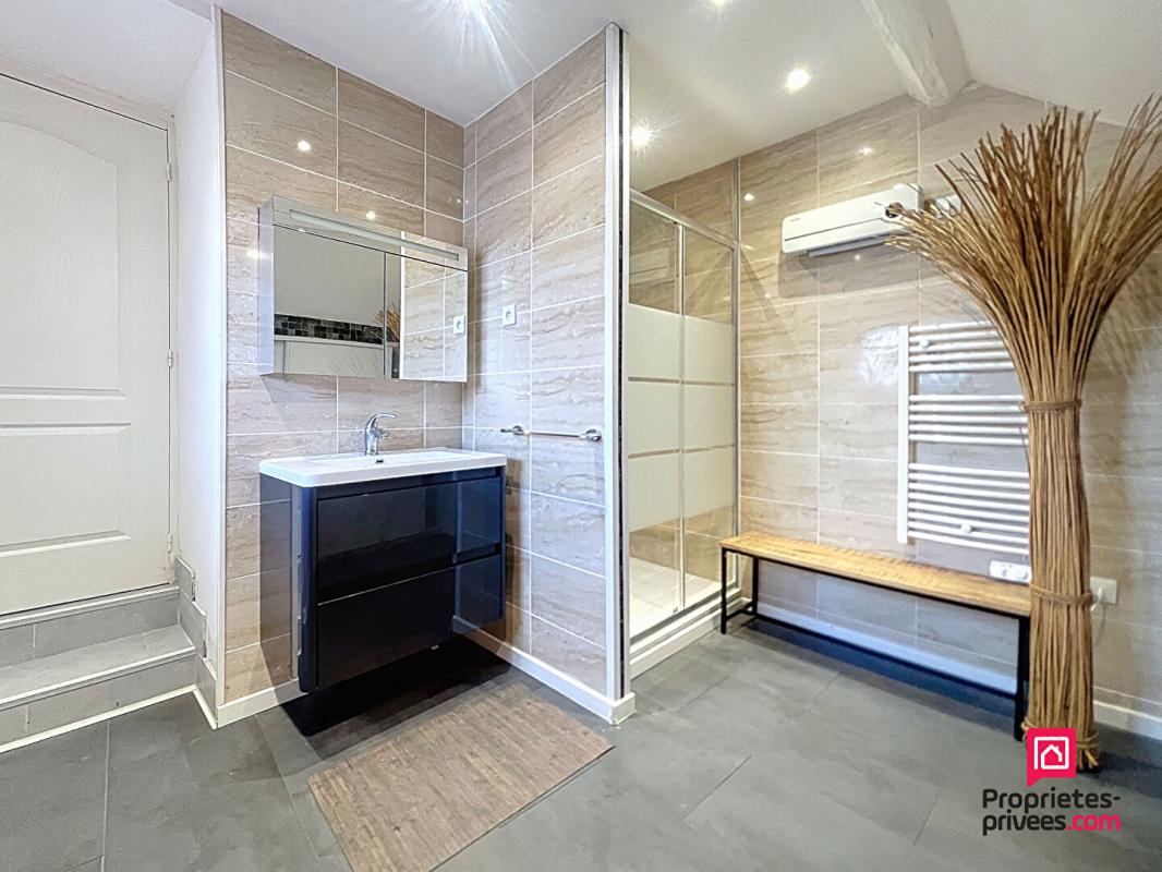 LE MELE-SUR-SARTHE Secteur Le Mêle-sur-Sarthe Grande maison familiale 350 m2 10