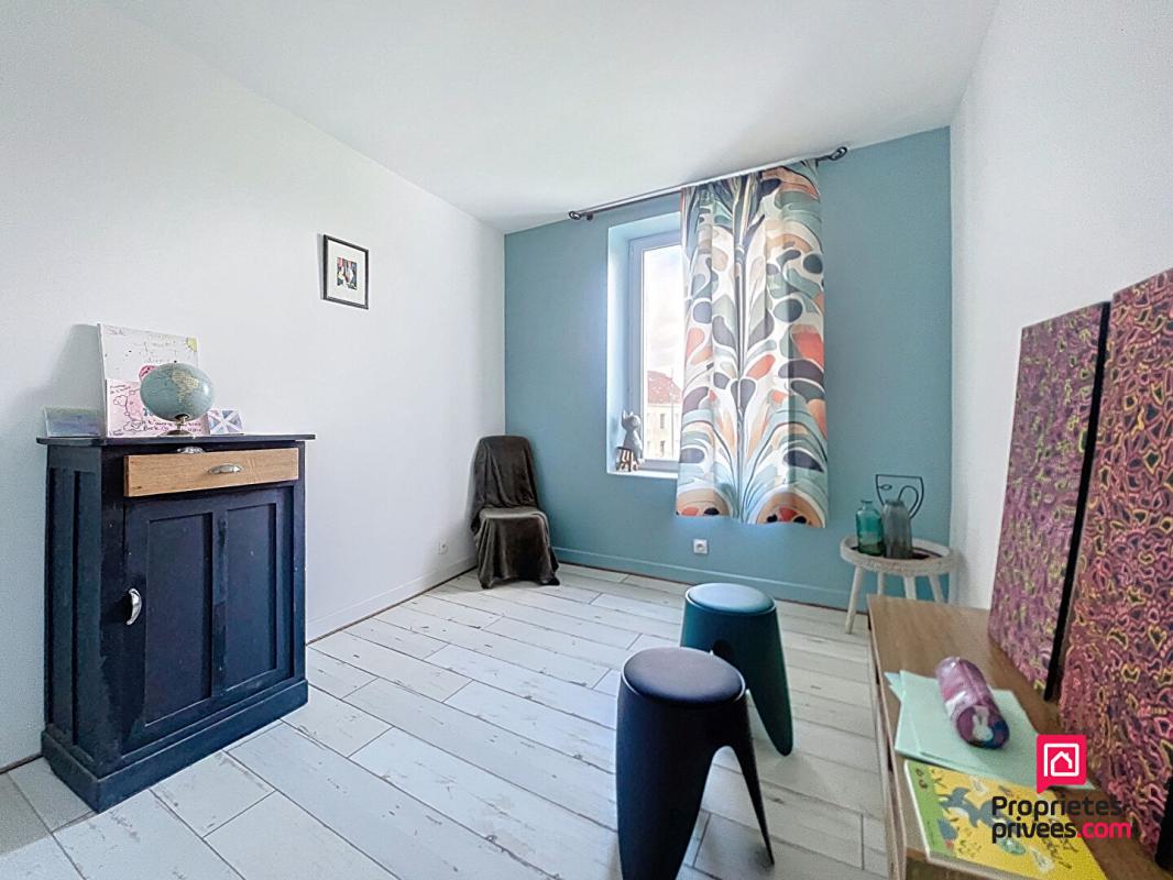 LE MELE-SUR-SARTHE Secteur Le Mêle-sur-Sarthe Grande maison familiale 350 m2 13