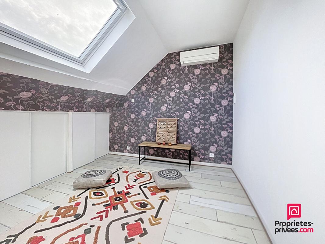 LE MELE-SUR-SARTHE Secteur Le Mêle-sur-Sarthe Grande maison familiale 350 m2 14