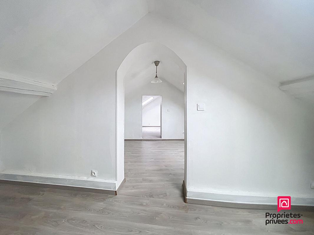 LE MELE-SUR-SARTHE Secteur Le Mêle-sur-Sarthe Grande maison familiale 350 m2 16