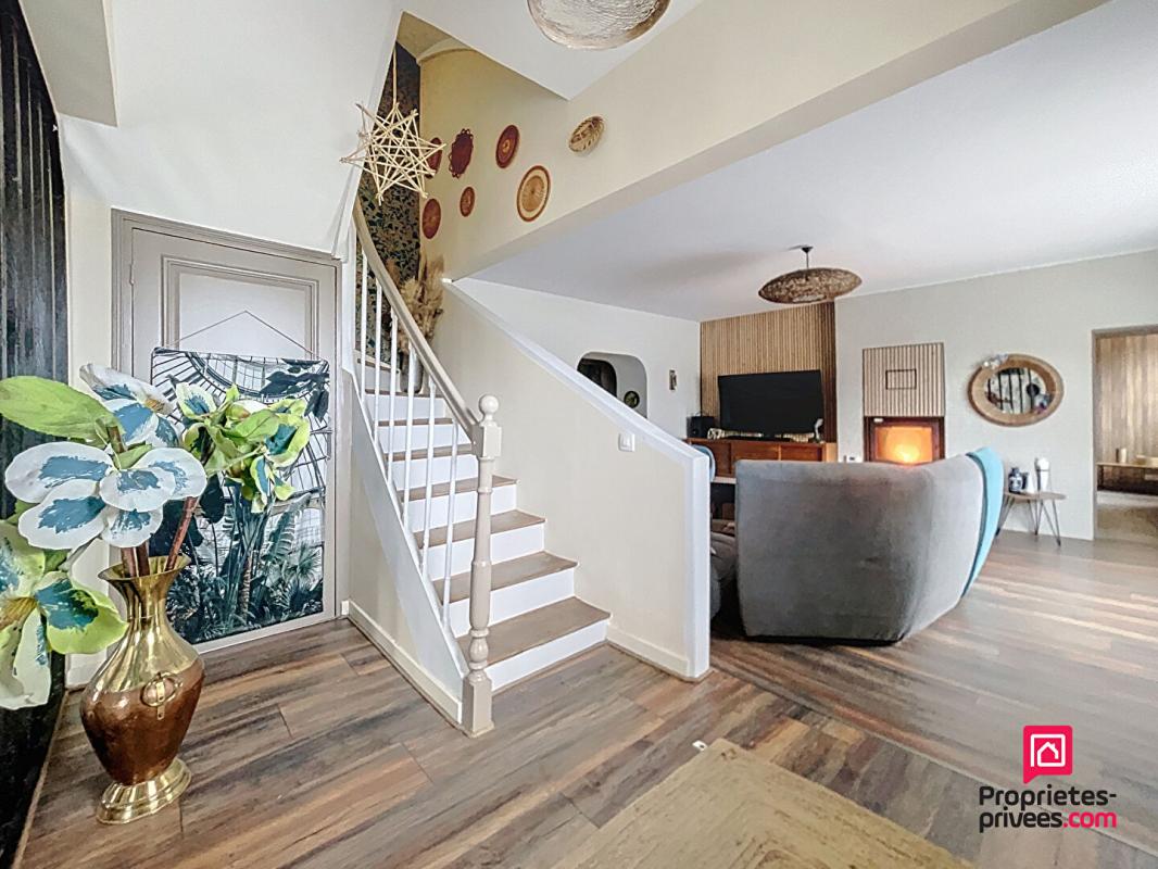 LE MELE-SUR-SARTHE Secteur Le Mêle-sur-Sarthe Grande maison familiale 350 m2 8