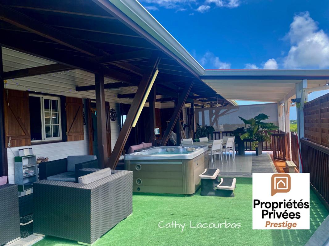 PETIT-BOURG Villa d'architecte extraordinaire - Petit Bourg 8 pièce(s) 250 m2 1