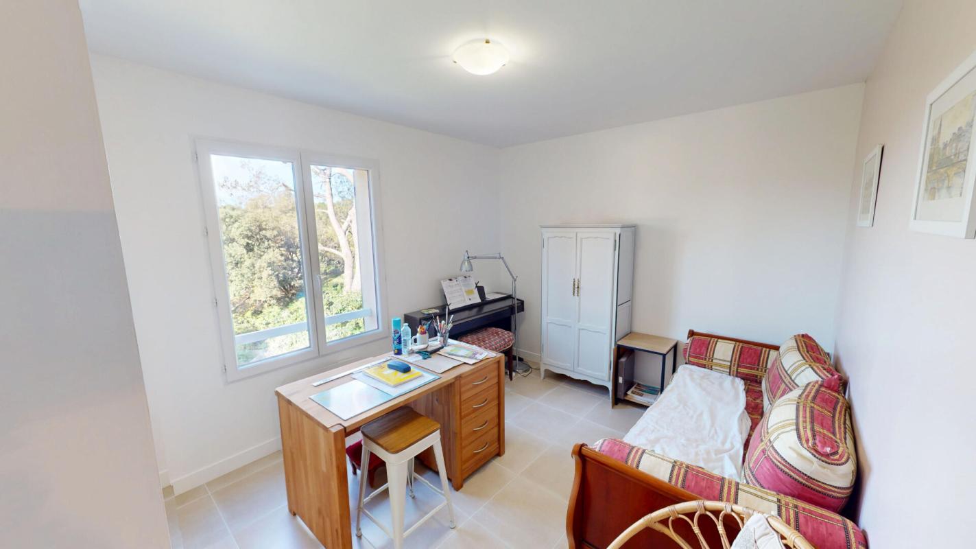 LE MUY LE MUY - Villa de caractère rénovée très récemment avec appartement indépendant, vue Rocher de Roquebrune 10