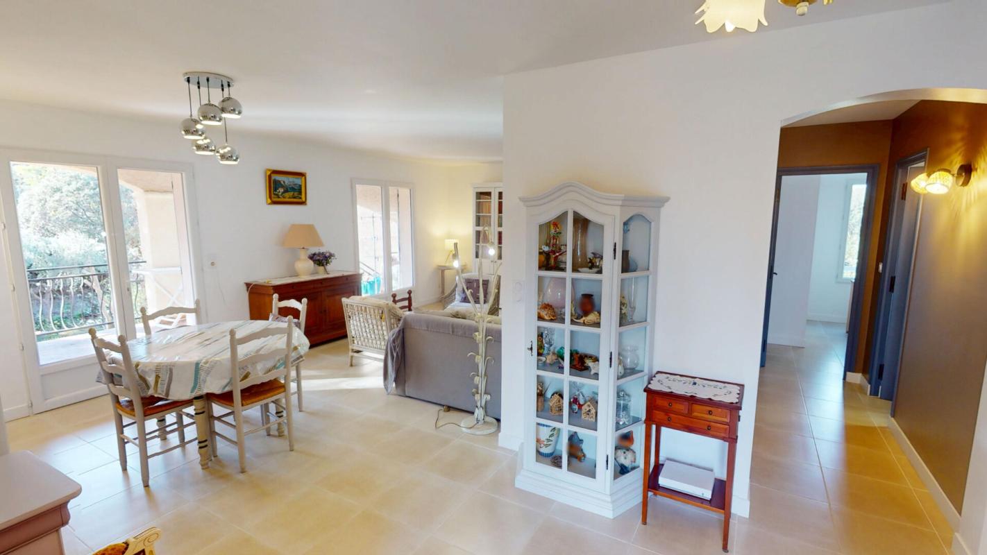 LE MUY LE MUY - Villa de caractère rénovée très récemment avec appartement indépendant, vue Rocher de Roquebrune 7