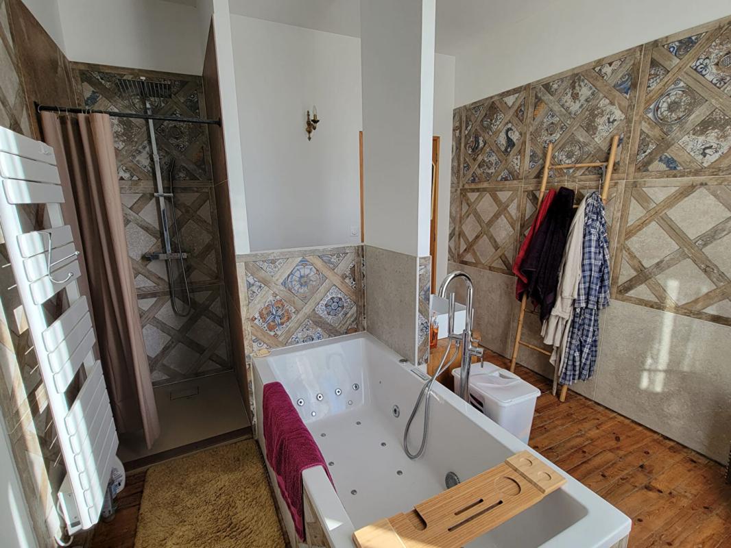 VICHY Maison Vichy 170 m2 + garage + T2 Duplex 6