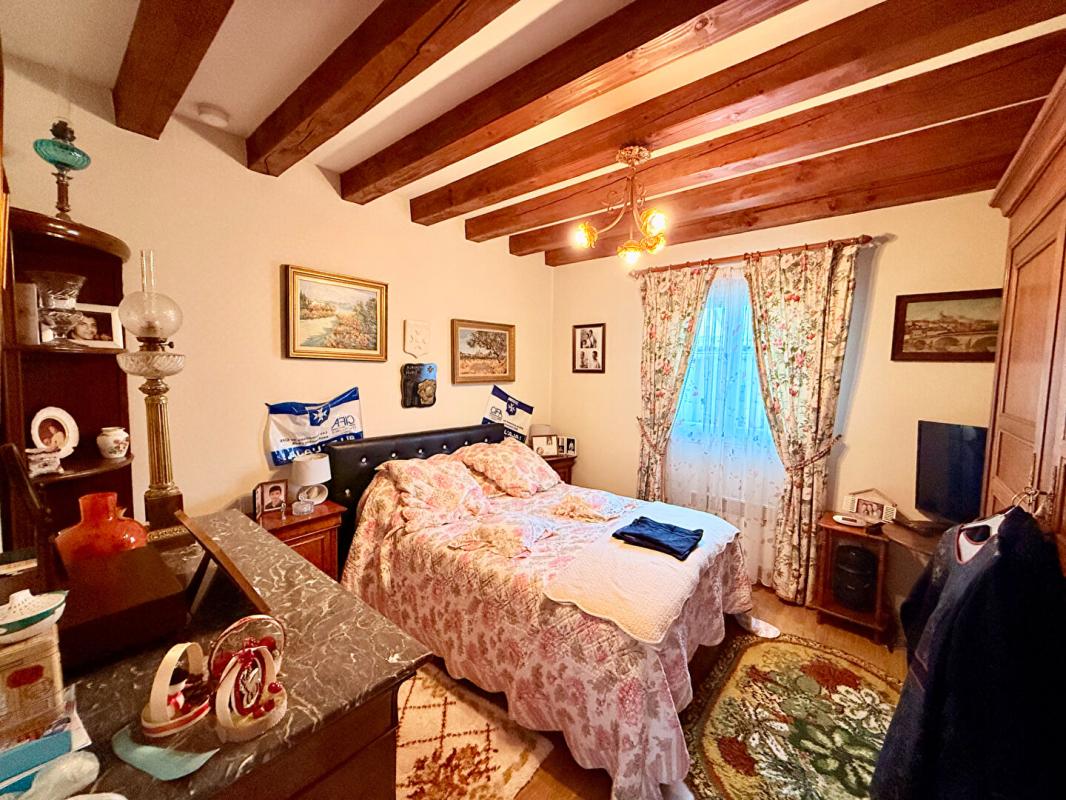 JOIGNY Maison de caractère 250 m² , 10 pièces sur Terrain 1000 m² à Joigny 11