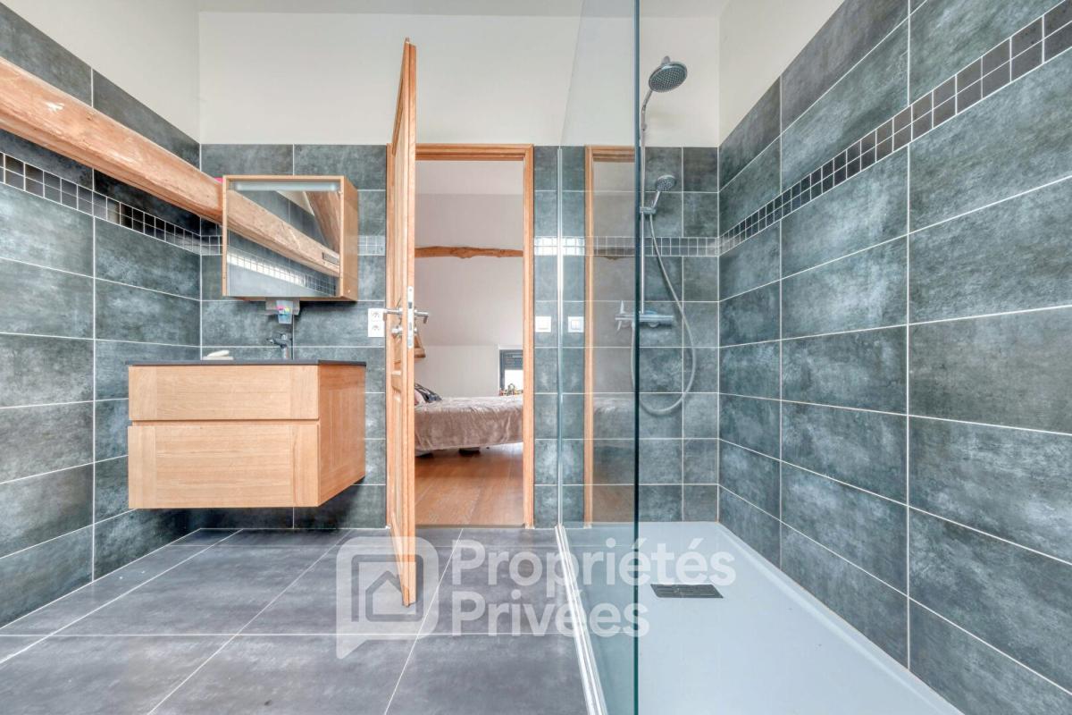 BRIIS-SOUS-FORGES Corps de ferme rénové : combinaison réussie entre charme de l'ancien et confort du moderne 11