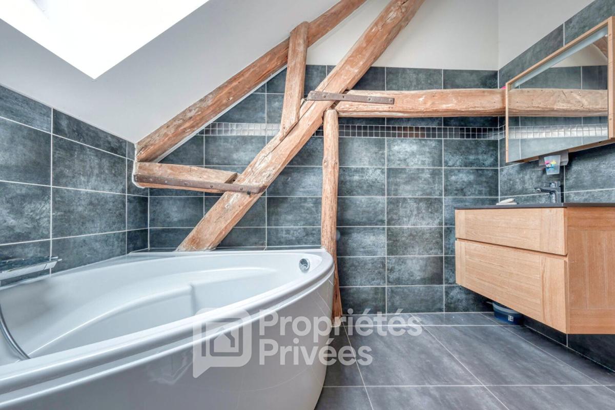 BRIIS-SOUS-FORGES Corps de ferme rénové : combinaison réussie entre charme de l'ancien et confort du moderne 12